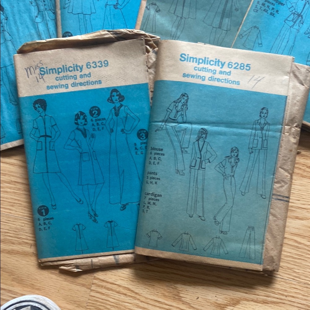 Simplicity Vintage Sewing Patterns - Blue Covers - Picture 2 of 6